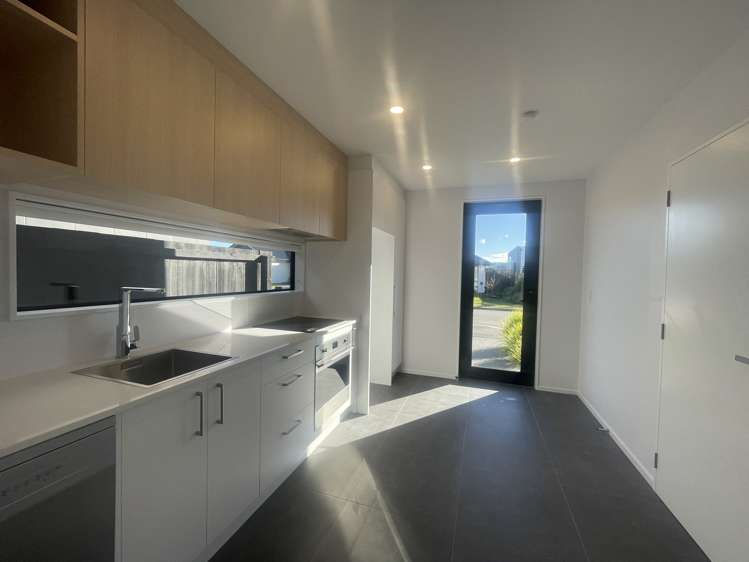 15 Malaga Crescent Harewood_2
