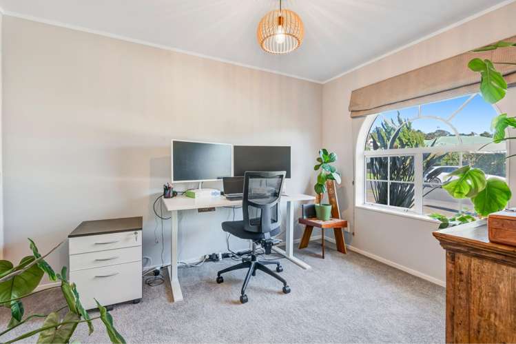 19 Esther Place Red Beach_22