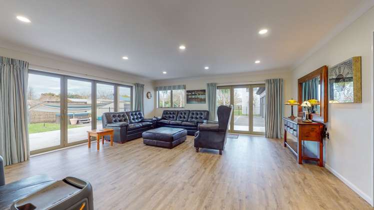 165 The Oaks Drive Leamington_9