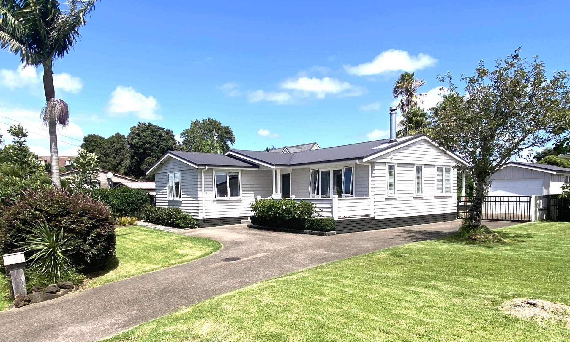 27 Boyd Avenue Mangere Bridge_0