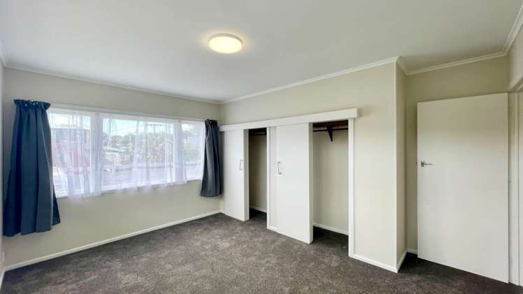 22b Kaipatiki Road Glenfield_7