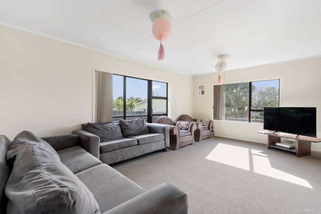 2/355 Roscommon Road Clendon Park_1