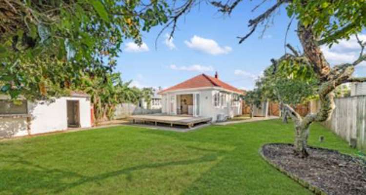 25 Alamein Road_0