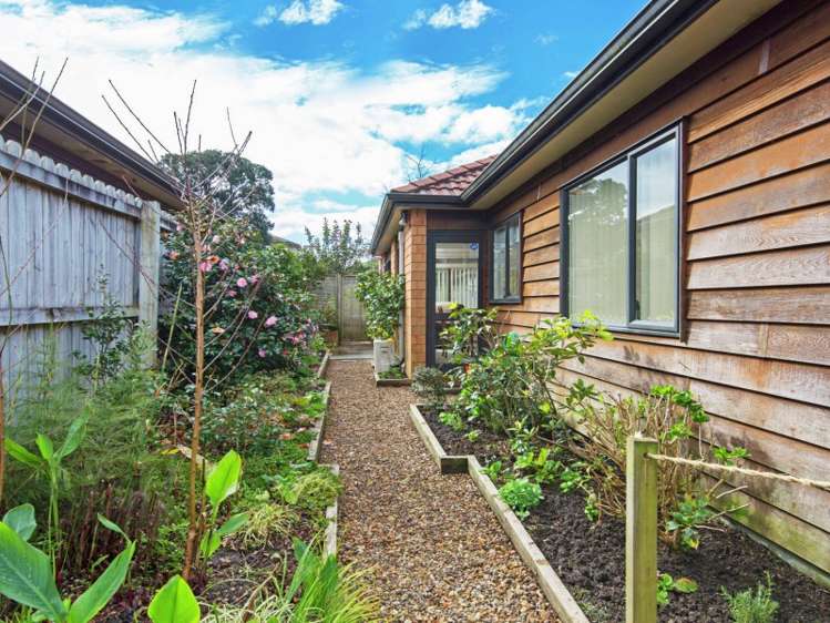 19 Kaitune Drive Flat Bush_16