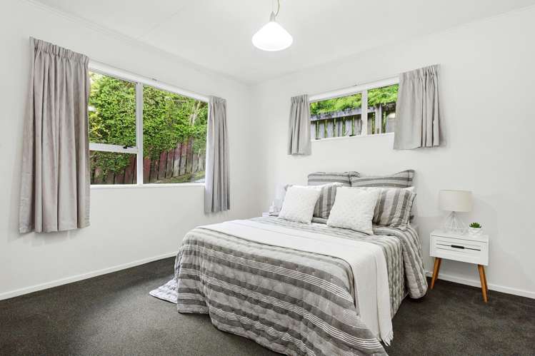 17 Gainsborough Grove Belmont_10