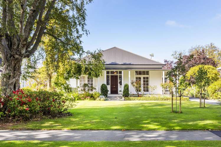 76 & 76A Fisher Avenue Beckenham_37