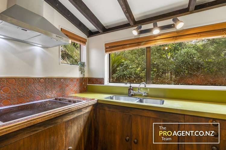 196 Godley Road Titirangi_9