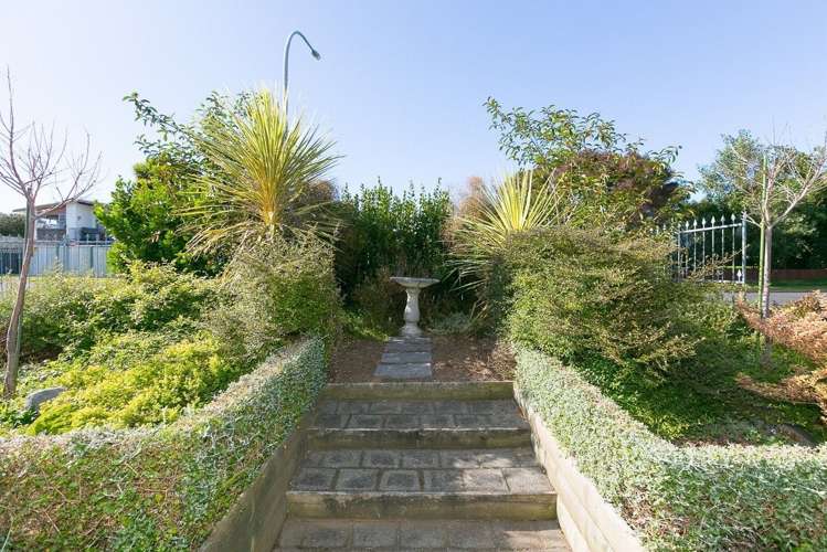 61 Clifton Drive Waitara_19