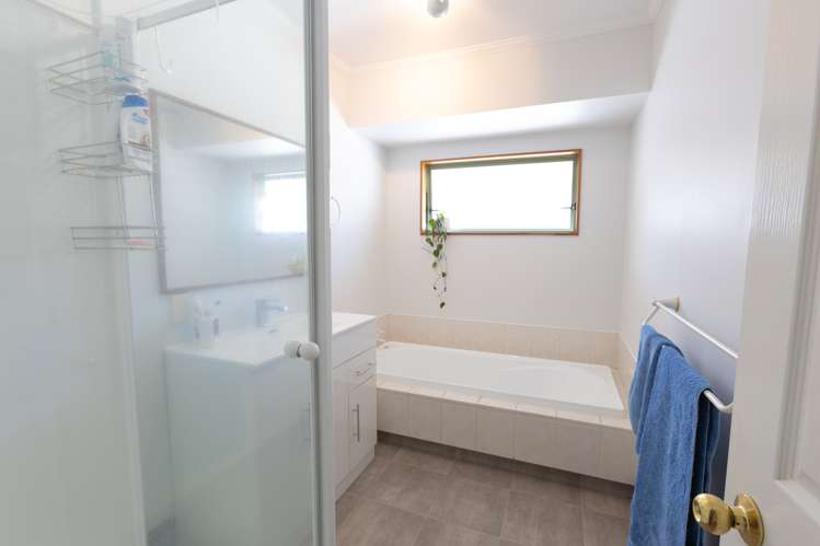 3 Montague Way Taradale_9