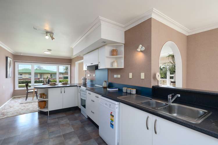 23 Neale Avenue Stoke_10