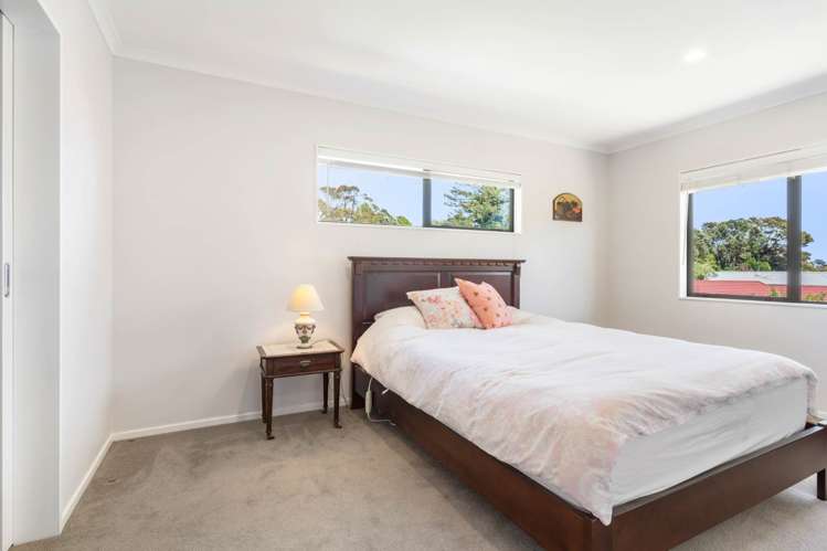 2/14 Peach Road Glenfield_5