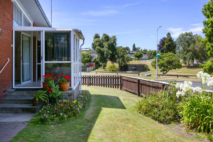 60 Whakaipo Avenue Taupo_21