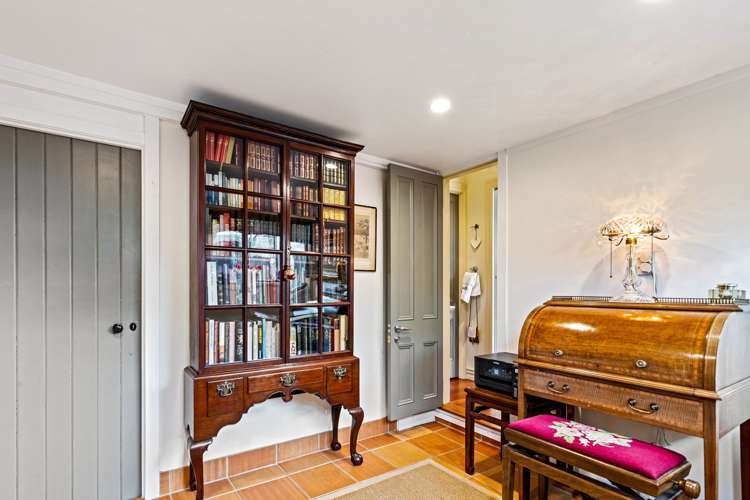 2/5b Eton Avenue Devonport_11