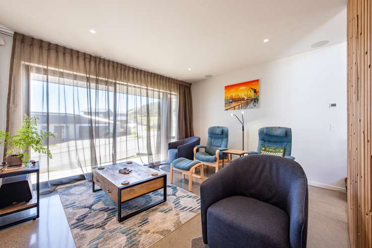 96 Cedarwood Street Woodridge_8