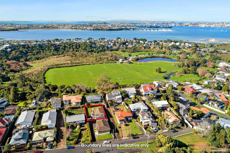 2/42 Howard Road Northcote_1