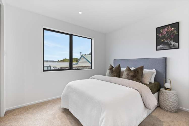 10B Joan Street Pt Chevalier_19