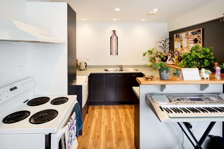 16 Brasenose Place Tawa_21