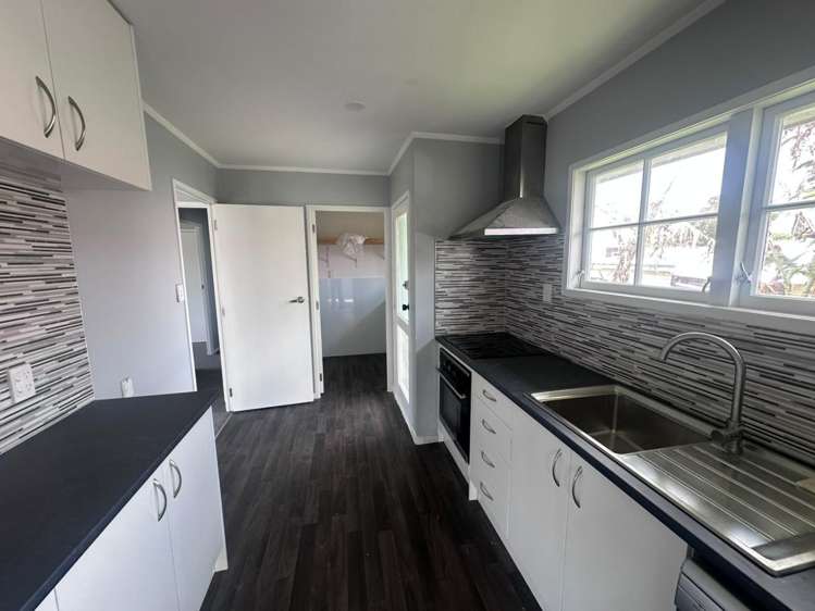 1 Iris Place 10664_1