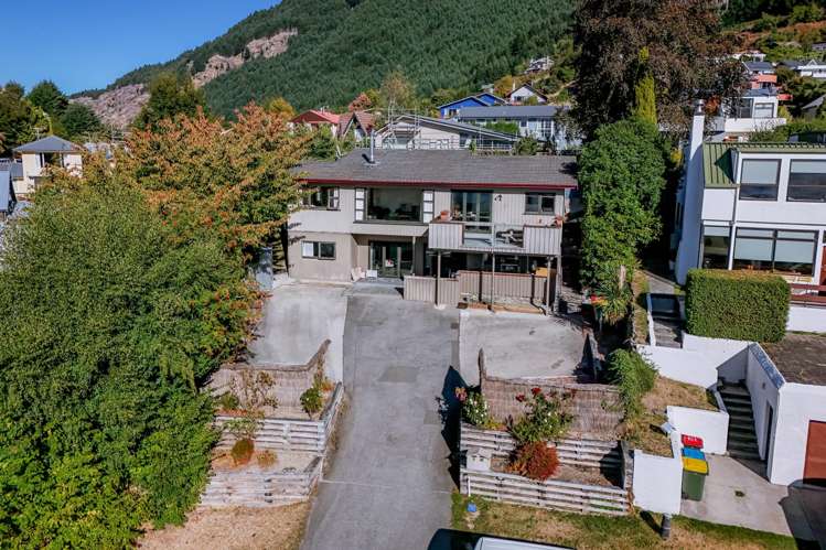 6 Wynyard Crescent Fernhill/Sunshine Bay_13