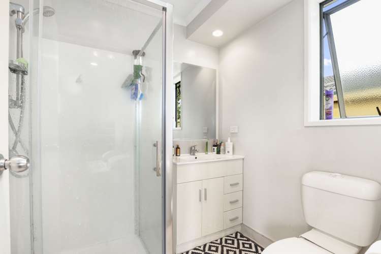 23 Nobleman Place Hamilton East_9