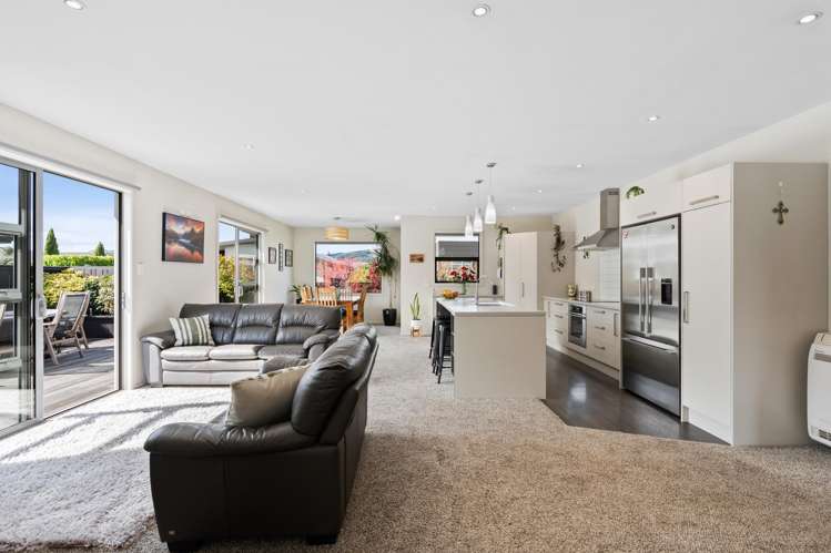 18 Hagart-Alexander Drive_1