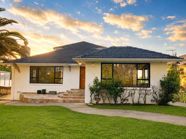 2 Mellons Bay Road 10679_1