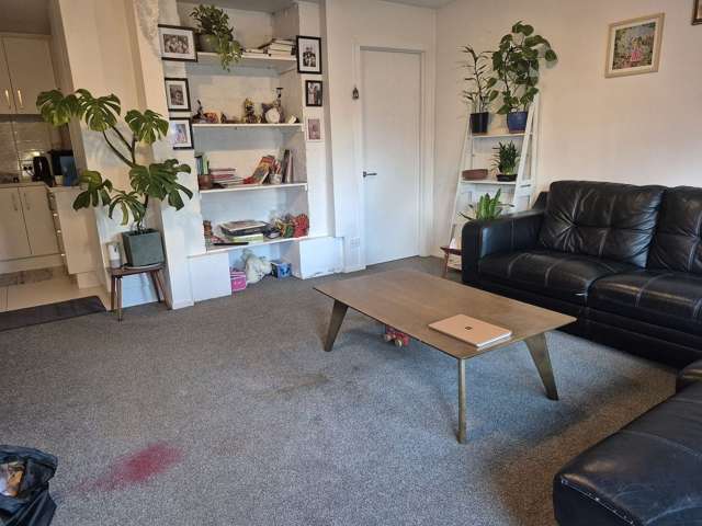 2 bedroom 1 car park