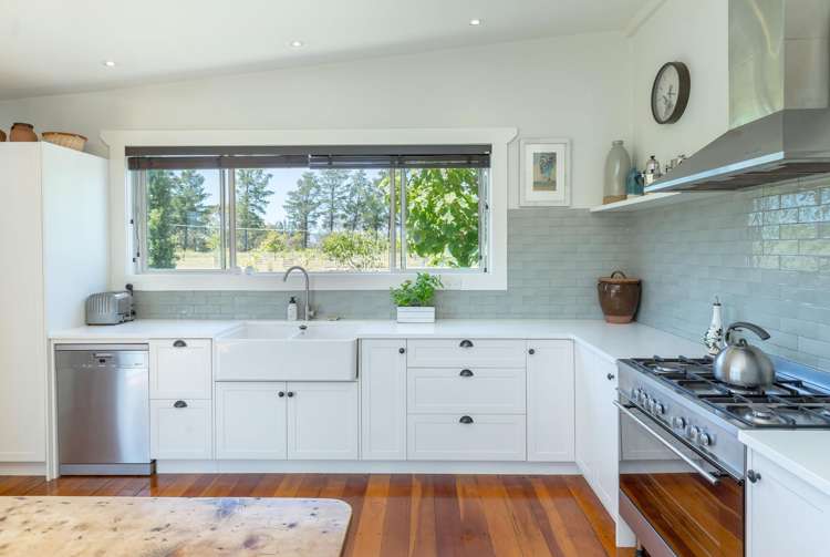 80 Battersea Road Morisons Bush_17