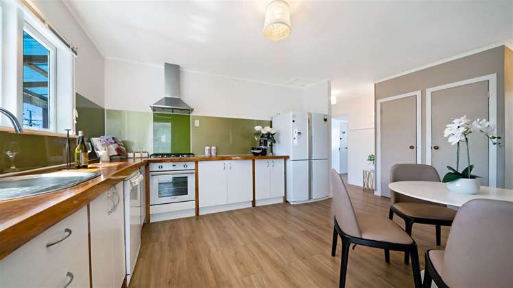 149 Portage Road New Lynn_12