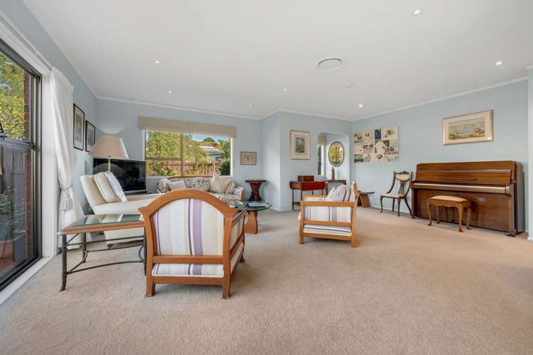 2/2 Mark Edward Drive Half Moon Bay_8