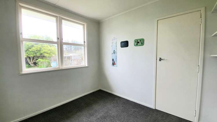 35 Hendersons Line Marton_10