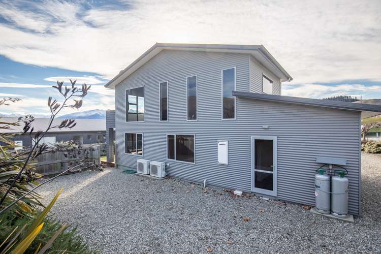187 Aubrey Road Wanaka_18