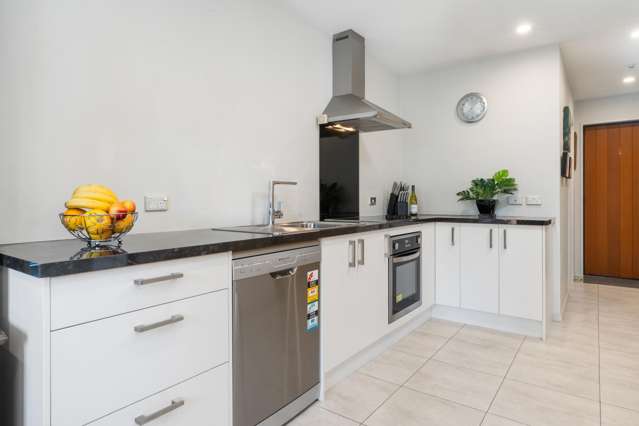 6/1 Cameron Street Sydenham_2