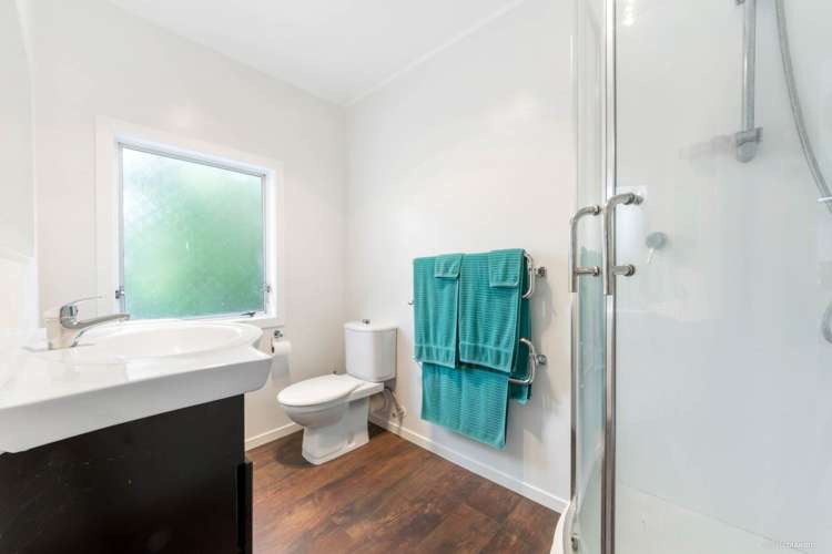 10 Lucinda Place Glen Eden_13