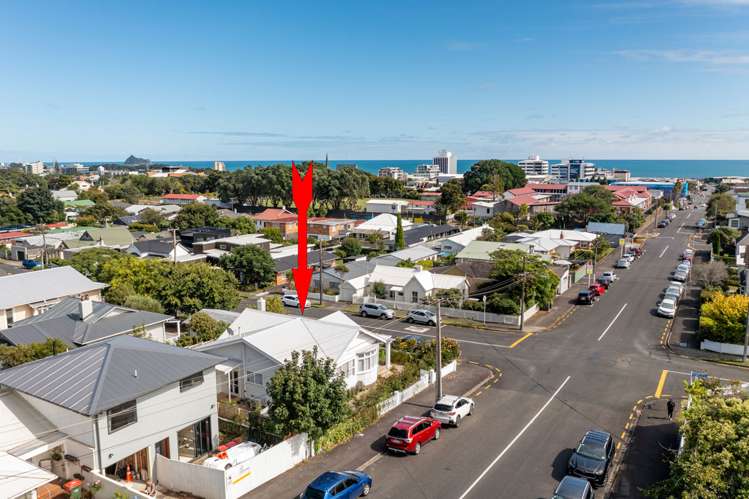 84 Gover Street New Plymouth Central_19