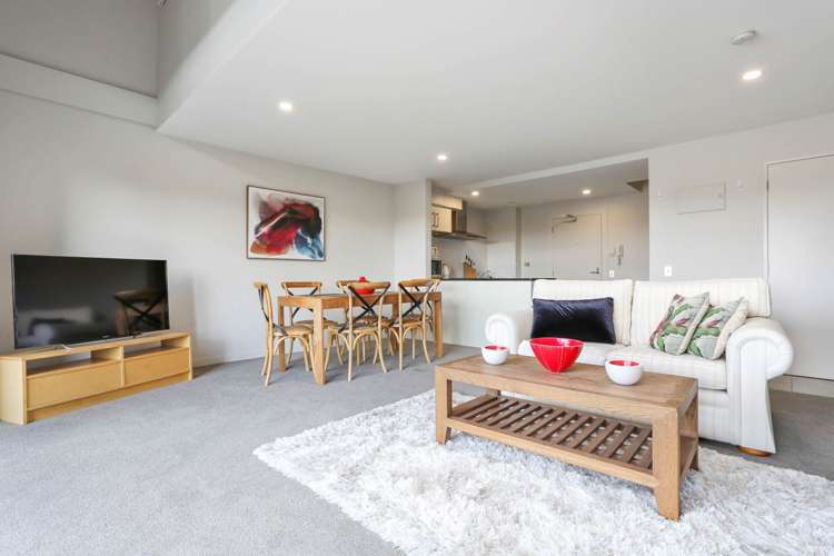 2a/1c Queen Mary Avenue Epsom_7