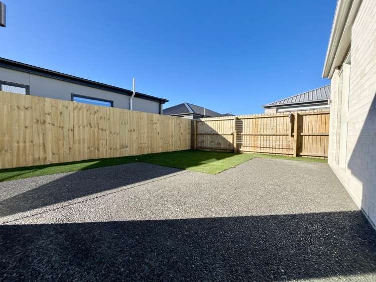 10 Rita Angus Road 10145_17