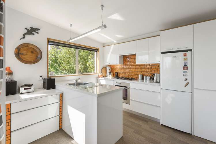 2/127 Moncks Spur Road Redcliffs_10