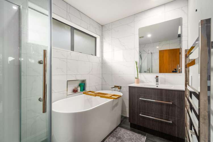 5 Longmont Terrace Churton Park_14