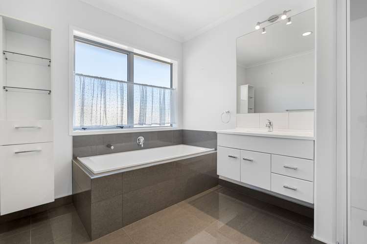 105 Falcon Drive Welcome Bay_12