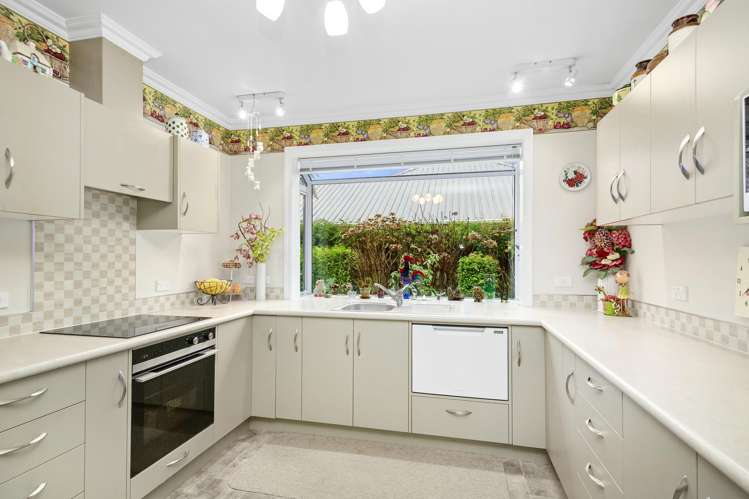21 Hine Road Wainuiomata_10