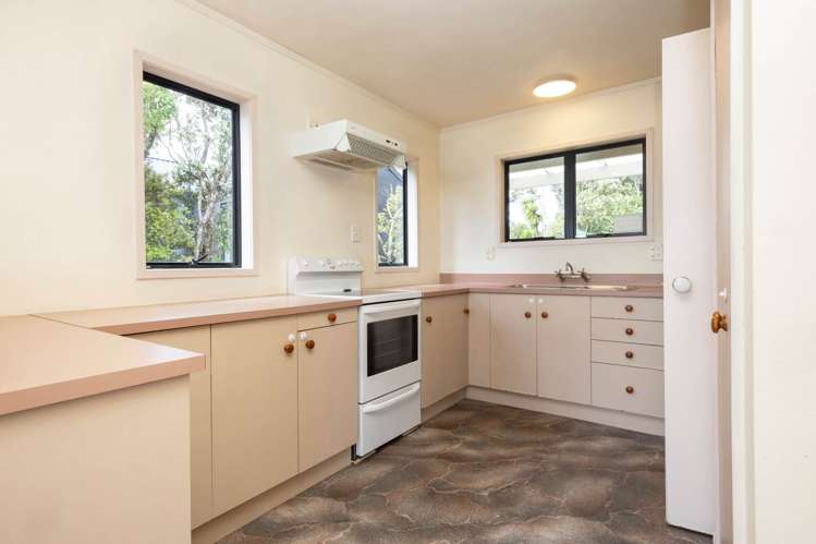 21 Te Ahuahu Road Piha_6