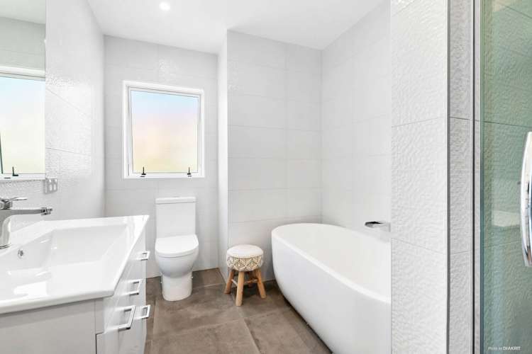 27 Couldrey Crescent Red Beach_14