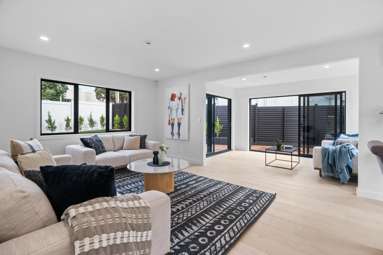 1/142 Riddell Road_3