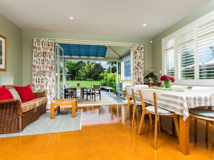 8 Seabreeze Road Narrow Neck_9