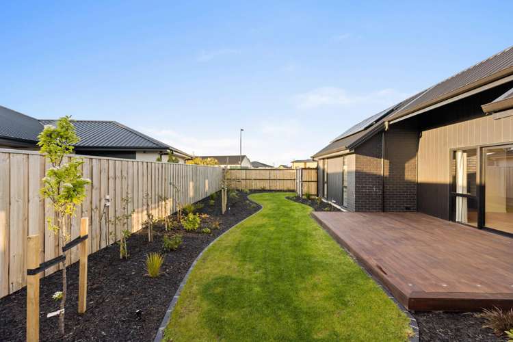 58 Carnaveron Drive Lincoln_26