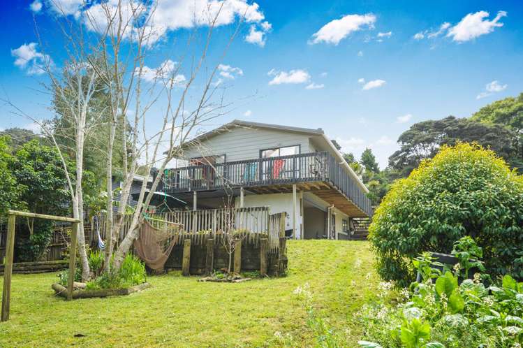 138 Woodlands Park Road Titirangi_1