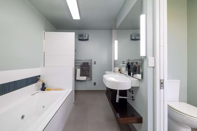 10 Hatton Court Northwood_12