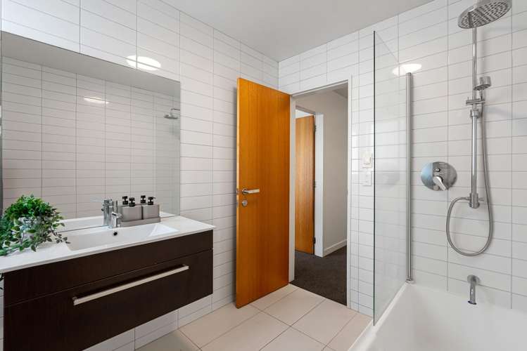 12/3 Severn Street Island Bay_18