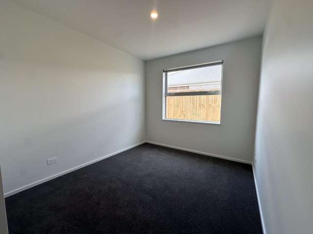 7 Harlequin Drive 11103_4